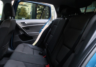 Подержанный автомобиль Volkswagen Golf Hatchback 2012 года (8 фото)