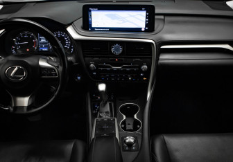 Подержанный автомобиль Lexus RX 2021 года (18 фото)