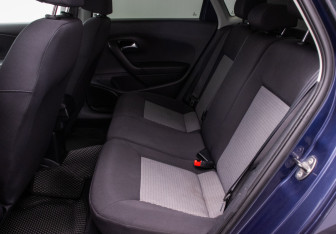 Подержанный автомобиль Volkswagen Polo Sedan 2011 года (11 фото)