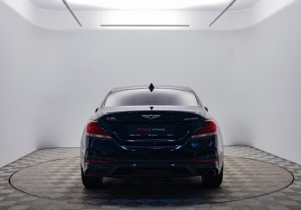 Подержанный автомобиль Genesis G70 2020 года (6 фото)