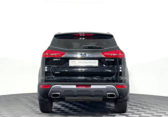 Подержанный автомобиль Geely Atlas 2022 года (6 фото)