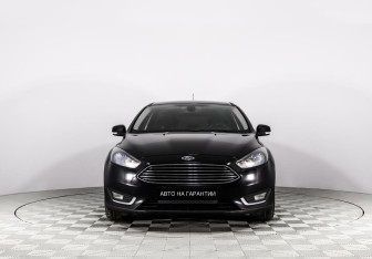 Подержанный автомобиль Ford Focus Hatchback 2016 года (2 фото)