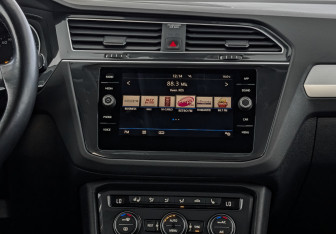 Подержанный автомобиль Volkswagen Tiguan 2020 года (17 фото)