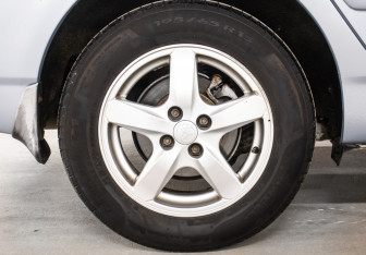 Подержанный автомобиль Toyota Corolla Sedan 2006 года (21 фото)