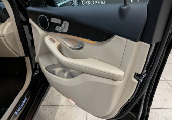 Подержанный автомобиль Mercedes-Benz GLC Coupe 2018 года (25 фото)