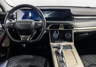 Подержанный автомобиль Exeed TXL 2022 года (12 фото)