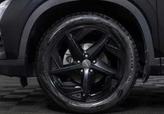 Подержанный автомобиль Omoda C5 2023 года (19 фото)