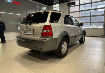 Подержанный автомобиль Kia Sorento 2007 года (4 фото)