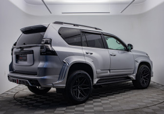 Подержанный автомобиль Toyota Land Cruiser Prado 2021 года (5 фото)