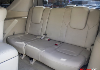 Подержанный автомобиль Infiniti QX80 2015 года (11 фото)