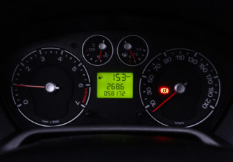 Подержанный автомобиль Ford Fusion 2008 года (12 фото)