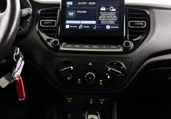 Подержанный автомобиль Hyundai Solaris Sedan 2021 года (15 фото)