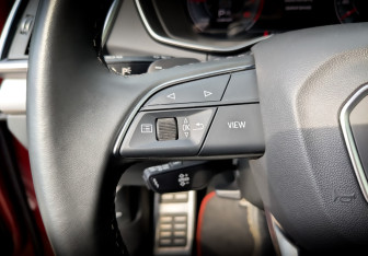 Подержанный автомобиль Audi Q5 2021 года (28 фото)
