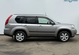 Подержанный автомобиль Nissan X-Trail 2008 года (4 фото)