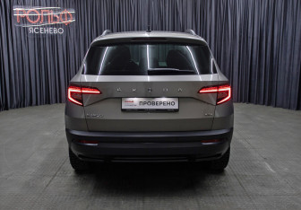 Подержанный автомобиль Skoda Karoq 2020 года (6 фото)