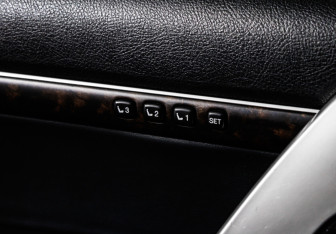 Подержанный автомобиль Toyota Land Cruiser Suv 2013 года (17 фото)