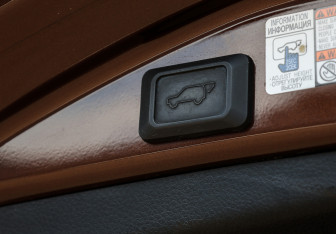 Подержанный автомобиль Toyota RAV4 2017 года (25 фото)