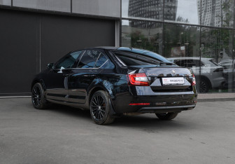 Подержанный автомобиль Skoda Octavia Liftback 2020 года (6 фото)