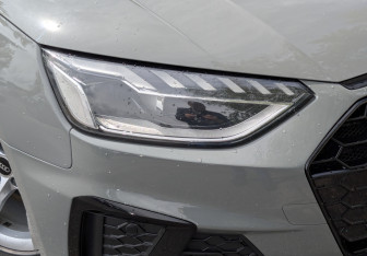 Подержанный автомобиль Audi A4 Sedan 2022 года (11 фото)