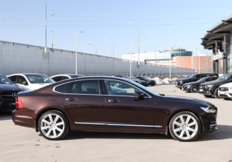 Подержанный автомобиль Volvo S90 2017 года (4 фото)