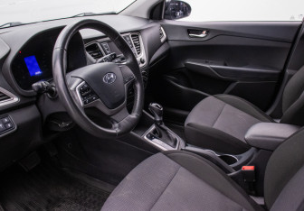 Подержанный автомобиль Hyundai Solaris Sedan 2021 года (9 фото)