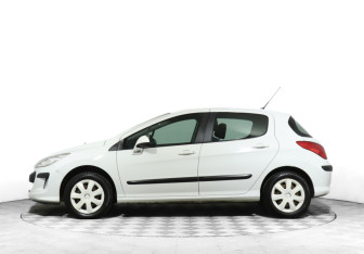Подержанный автомобиль Peugeot 308 Hatchback 2011 года (8 фото)