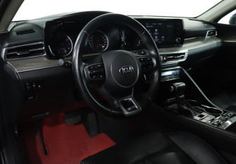Подержанный автомобиль Kia K5 2021 года (13 фото)