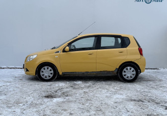 Подержанный автомобиль Chevrolet Aveo Hatchback 2009 года (8 фото)