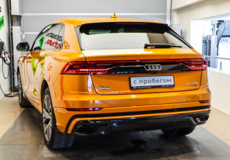 Подержанный автомобиль Audi Q8 2018 года (6 фото)