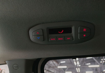 Подержанный автомобиль Kia Carnival 2018 года (18 фото)