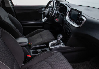 Подержанный автомобиль Kia Ceed Wagon 2020 года (9 фото)