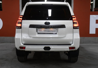 Подержанный автомобиль Toyota Land Cruiser Prado 2021 года (6 фото)