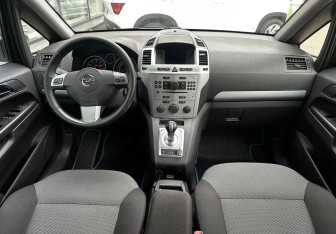Подержанный автомобиль Opel Zafira Compactvan 2012 года (9 фото)
