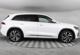 Подержанный автомобиль Geely Monjaro 2023 года (4 фото)