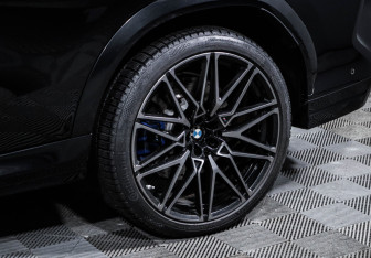 Подержанный автомобиль BMW X6 M 2020 года (15 фото)