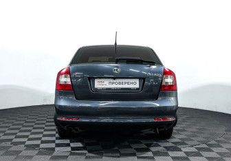 Подержанный автомобиль Skoda Octavia Liftback 2013 года (6 фото)