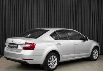 Подержанный автомобиль Skoda Octavia Liftback 2017 года (4 фото)