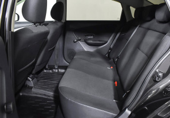 Подержанный автомобиль Nissan Almera Sedan 2017 года (12 фото)