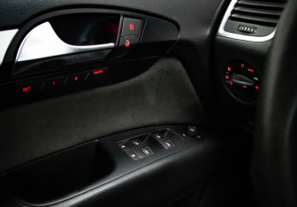 Подержанный автомобиль Audi Q7 2008 года (18 фото)