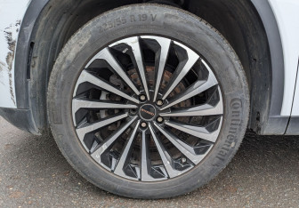 Подержанный автомобиль Exeed TXL 2022 года (12 фото)