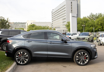 Подержанный автомобиль Geely Tugella 2023 года (3 фото)