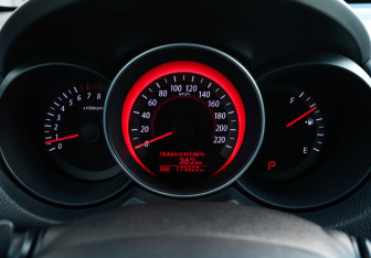 Подержанный автомобиль Kia Cerato Sedan 2011 года (12 фото)