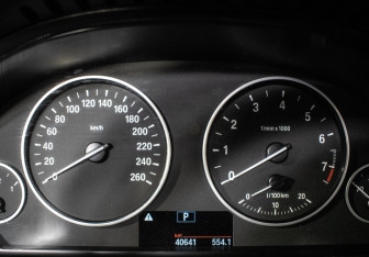 Подержанный автомобиль BMW X3 2017 года (12 фото)