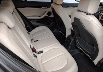 Подержанный автомобиль BMW X2 2020 года (18 фото)
