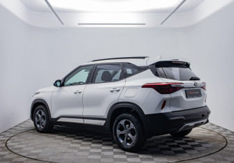 Подержанный автомобиль Kia Seltos 2020 года (3 фото)