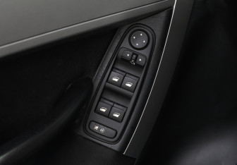 Подержанный автомобиль Citroen C4 Picasso 2012 года (16 фото)