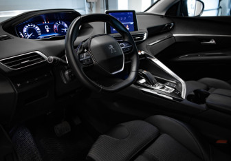 Подержанный автомобиль Peugeot 3008 2021 года (7 фото)
