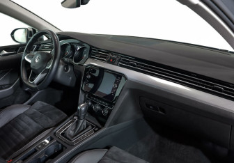 Подержанный автомобиль Volkswagen Passat Sedan 2020 года (5 фото)