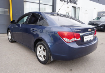 Подержанный автомобиль Chevrolet Cruze Sedan 2010 года (7 фото)