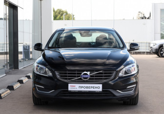 Подержанный автомобиль Volvo S60 2016 года (2 фото)